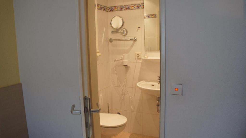 Hotel Jägerhof Wiesbaden Zimmer foto